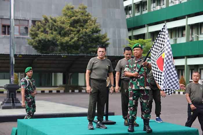 Mayjen Farid Makruf Berangkatkan Kontingen Pencak Silat Piala KASAD