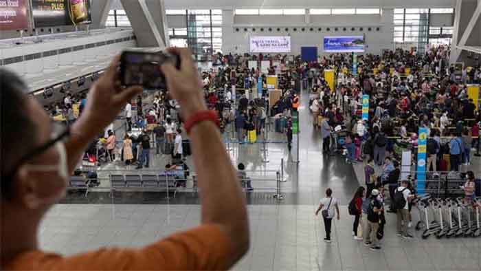 Suasana Bandara Internasional Ninoy Aquino di Manila, Filipina, pada Senin (1/5/2023). (Foto: Reuters/Eloisa Lopez)