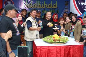 Satuan Relawan Ganjar1st Jakarta Selatan mengadakan acara halal bihalal sekaligus tasyakuran atas penetapan Ganjar Pranowo sebagai calon Presiden Indonesia 2024 -2029. (Foto: Istimewa)