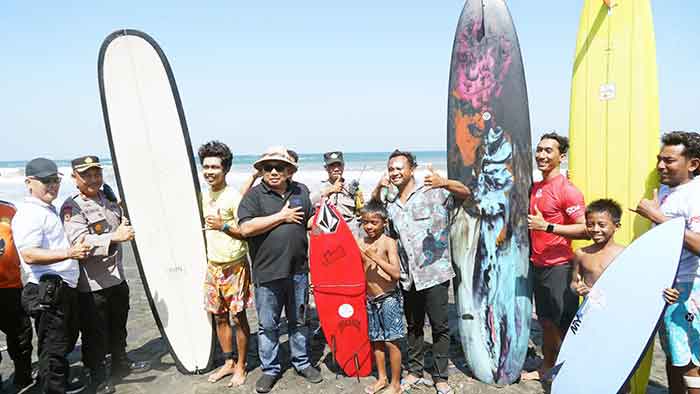 Jembrana gelar Seleksi Liga Surfing Indonesia di Pantai Yehsumbul.