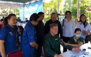GM Merusaka Hotel disuntik vaksin Sinopharm sebelum menyaksikan MoU ITDC dan Kimia Farma.(Foto: M-003)
