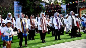 IBU-IRIANA-JOKOWI