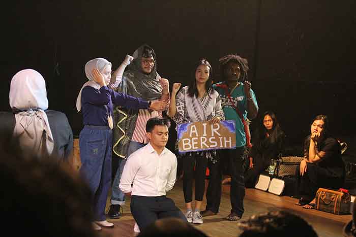 Diskusi Krisis Iklim Lewat Seni Teater Forum. (Foto: Istimewa)
