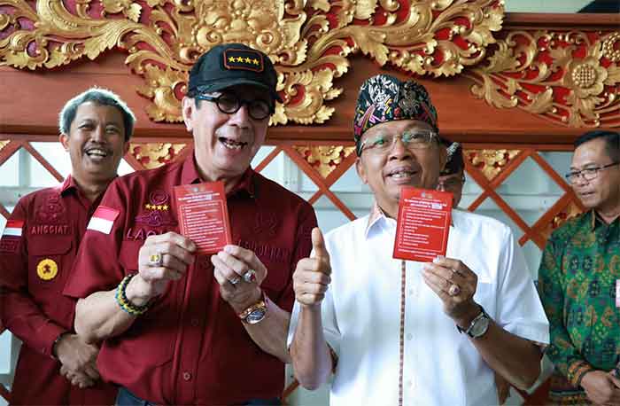 Menkumham Yasonna Laoly bersama Gubernur Bali Wayan Koster saat meninjau penerapan Do and Don'ts di Bandara Ngurah Rai