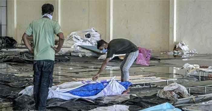 Jenazah korban kecelakaan kereta api di dekat Balasore, Odisha, India, pada Minggu, 4 Juni 2023. (Foto: Net)