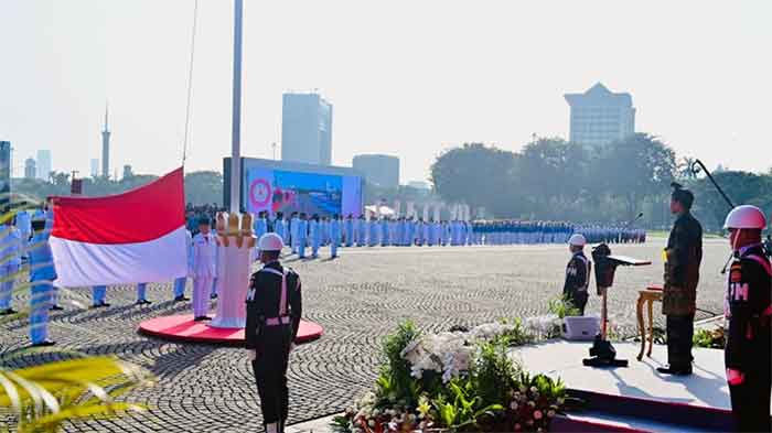 Presiden Jokowi bertindak selaku inspektur upacara Peringatan Hari Lahir Pancasila yang digelar di Sisi Selatan Monumen Nasional (Monas), Jakarta, pada Kamis, 1 Juni 2023. (Foto: BPMI Setpres/Laily Rachev)