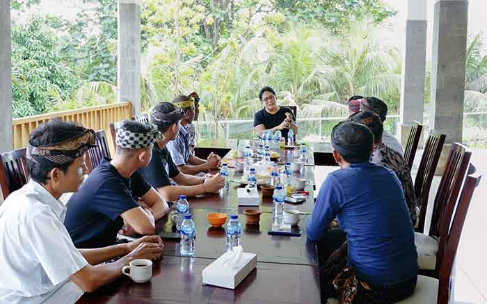 Bupati Nyoman Giri Prasta menerima audiensi prajuru Banjar Adat Ubud Desa Getasan di Rumah Jabatan Bupati Puspem Badung, Rabu (5/7).