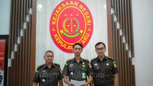 Jumpa-pers-di-kantor-Kejari-Kepulauan-Aru