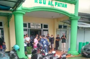 Seorang Wanita Parubaya Meninggal dunia Ditabrak Angkot