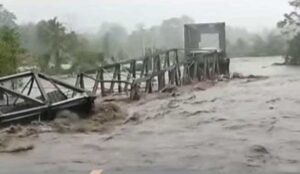 Lokasi Robohnya Jembatan Wae Kawanua di Kecamatan Tehoru Kabupaten Maluku Tengah. (Foto: M-009)