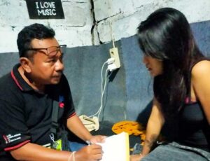 Pencegahan penularan HIV/AIDS antara lain melalui pemeriksaan pegawai hiburan malam secara rutin