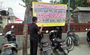 Spanduk-Pantai-Kuta