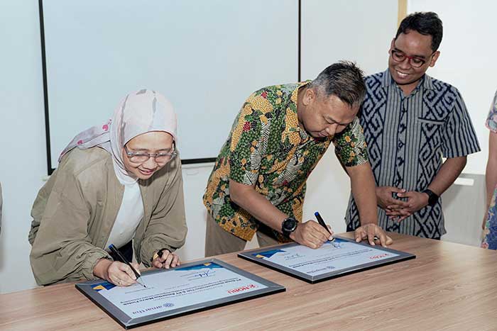 Penandatanganan Perjanjian Kerja Sama (PKS) antara PT Amartha Mikro Fintek (Amartha dengan Nobu Bank, Kamis (27/7/2023) di Kantor Nobu Bank Gajah Mada Tower, Jakarta Pusat. (Foto: Istimewa)