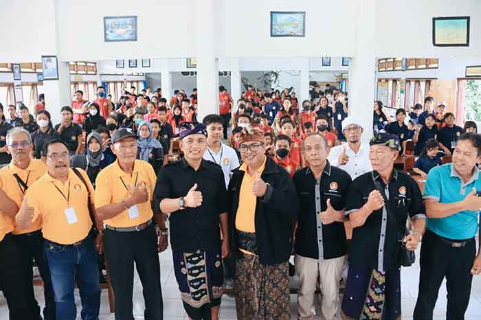 Sebanyak 160 atlet catur dari kabupaten/kota di Bali mengikuti Kejuaraan Provinsi Catur Bali yang dilaksanakan selama tiga hari bertempat di SMA Negeri 1 Negara.