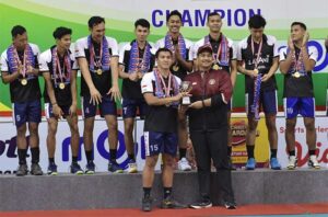 Menpora RI Dito Ariotedjo menutup gelaran bergengsi South East Asian VLeague 2023, di GOR Padepokan Jendral Polisi Kunarto, Sentul, Bogor, Minggu (23/7/2023) malam.(foto: kemenpora.go.id/bagus)