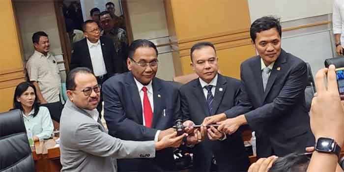 Pelantikan Habiburokhman menjadi Wakil Ketua Komisi III DPR RI. Foto: RMOL)