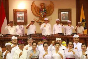 Rapat Paripurna ke-25 DPRD Bali, masa persidangan II tahun 2023 yang digelar di Ruang Sidang Utama DPRD Bali, Senin (3/7/2024). (Foto: Istimewa)