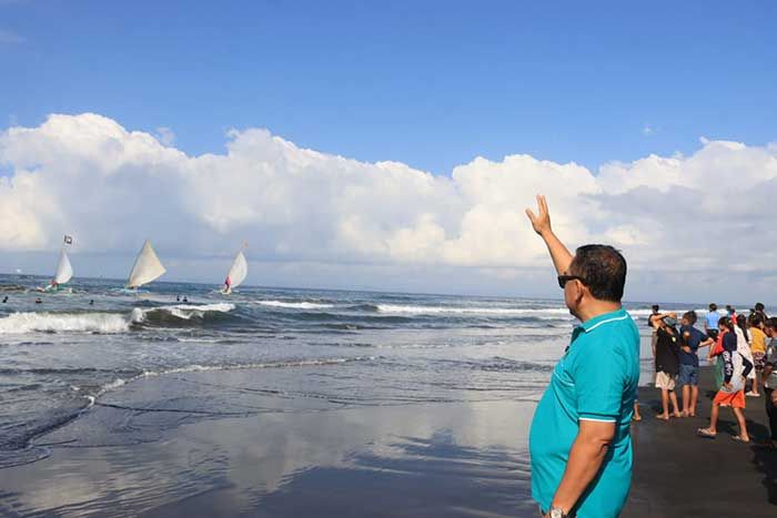 Nelayan Desa Air Kuning Gelar Petik Laut, Bupati Tamba: Ini Wujud Syukur Nelayan