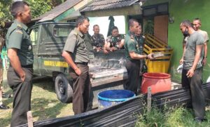 Kodim Lamongan berhasil menyulap limbah sampah menjadi paving block. (Foto: Istimewa)