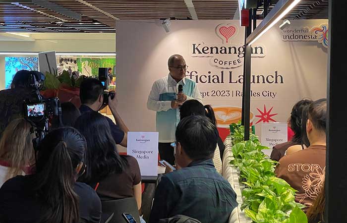 Kemenparekraf Dukung Peluncuran Perdana Kopi Kenangan Branding Wonderful Indonesia di Singapura