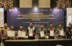 Kemenparekraf Serahkan Bantuan DPUP Kepada 18 Desa Wisata…