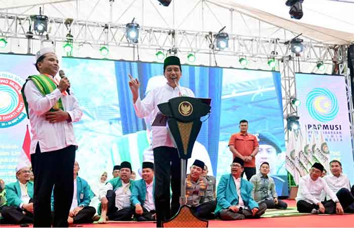 Presiden Jokowi Tegaskan Menjaga Persatuan dari Desa