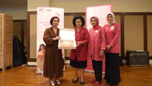 Kiri-ke-Kanan_-Irma-Yunita,-Linda-Agum-Gumelar,-Cynthia-SM-Ponto,-Aya-Tri-Handaka.