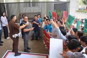 demo mahasiswa