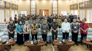 Bupati-Sambut-Kehadiran-Menteri-PAN-RB--(1)