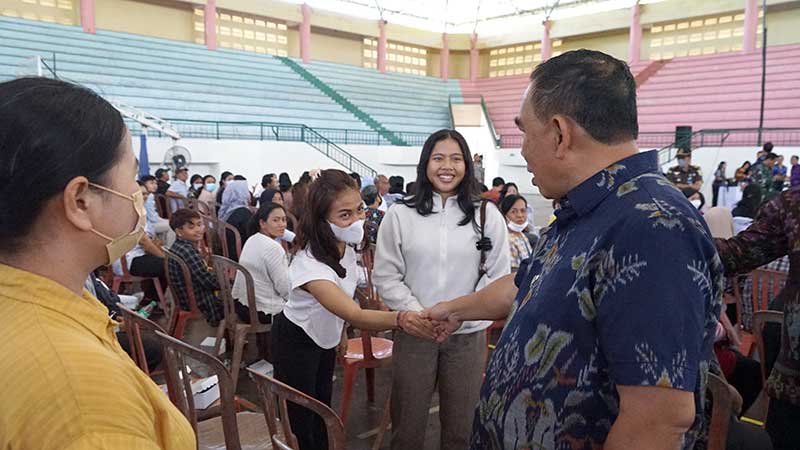 Beasiswa Mahasiswa Jembrana Berprestasi Tahap II Tahun 2023 Diserahkan