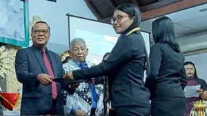 Prof-Suarta-saat-Pengukuhan-dan-Ikrar-Guru-Profesi-Periode-II-Tahun-2024,-serta-pelantikan-alumni-PPG-UPMI