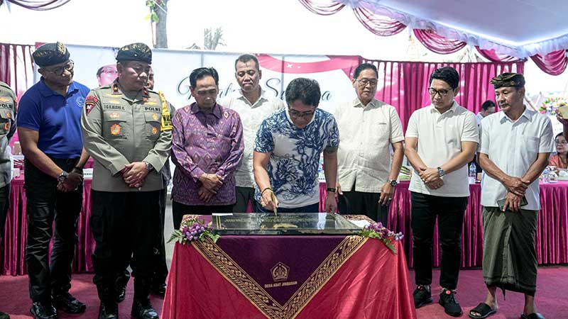 Penataan Pantai dan Pedestrian Jalan…