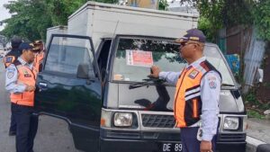 Sidak-lalu-lintas-dan-angkutan-jalan-di-Jalan-Cargo
