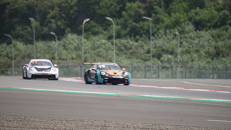 event-balap-mobil-Porsche-Sprint-Challenge-Indonesia-Round-2-di-Pertamina-Mandalika