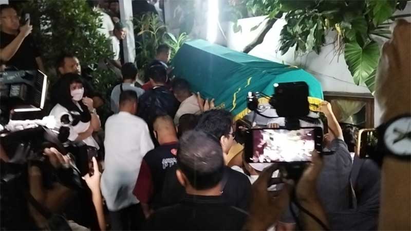 Jenazah Rizal Ramli Tiba di Rumah Duka