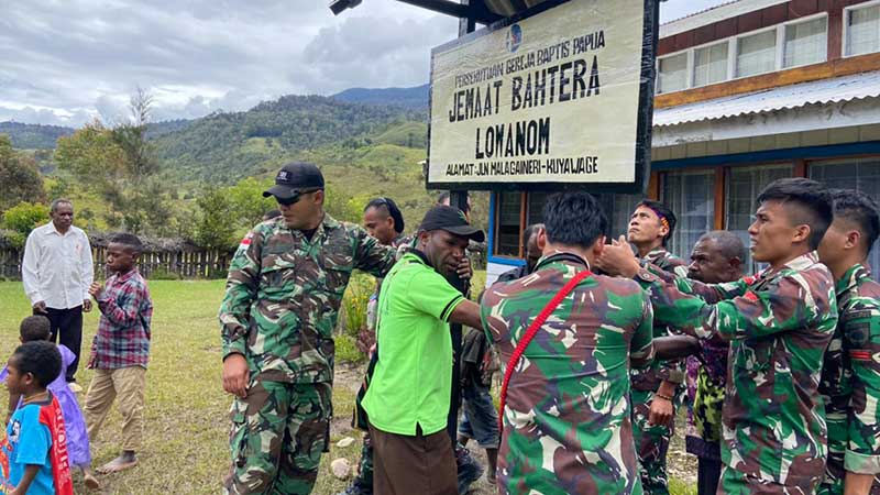 Dukung Material Untuk Gereja, Satgas…