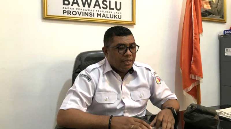 Koordinator-Divisi-Sumber-Daya-Manusia-dan-Diklat-Bawaslu-Provinsi-Maluku,-Stevin-Mellay