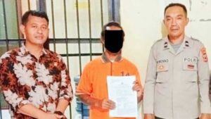 Polisi-menangkap-seorang-Mucikari-berinisial-EKM-(31)-disebuah-kamar-penginapan-di-Kota-Saumlaki.-