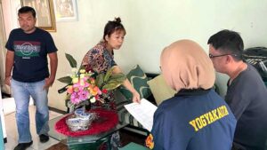 Masuk DPO, Wanita Ini Diamankan Tim Tabur Kejagung,…