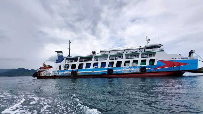 KMP Agung Samudra XVIII Kandas di Selat Bali