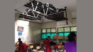 03382-Badung-Plafon-dan-Atap-Jebol