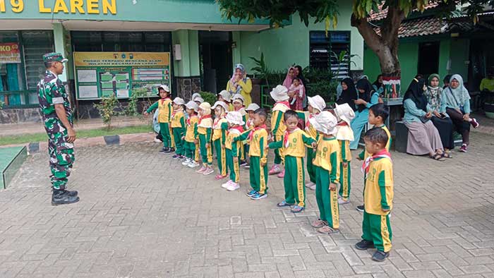 Koramil Laren Sambut Kedatangan TK ABA Desa Centini