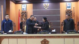 Paripurna DPRD Jembrana, Bupati Tamba Tanggapi Catatan Dewan