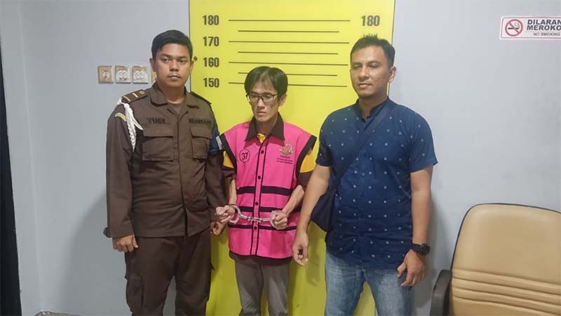 tersangka dalam impor gula