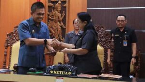 Wabup Ipat Sampaikan Jawaban Bupati atas Pandangan Umum…