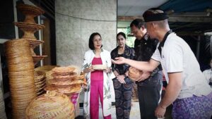 Ny. Candrawati Tamba Dampingi Pj. Ketua Dekranasda Bali…