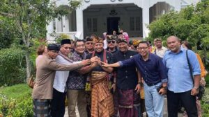 PJ. Gubernur dengan Pengelingsir Puri Blahbatuh.