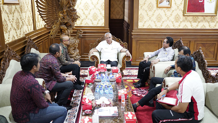 Rapat dengan JBT