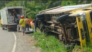 Mobil Angkutan Umum Terguling di Malteng, 1 Orang…