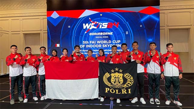 Tim Penerjun Payung Polri Juarai Kompetisi Skydiving Tingkat Asia